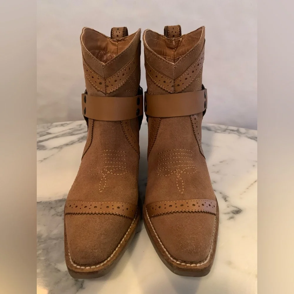 Dingo Gummy Bear Harness Western Ankle Booties Snip Toe Camel Suede Size 6.5